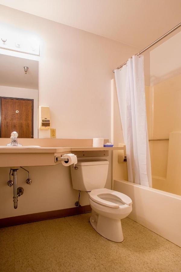 Lafayette Inn Moundsville Zewnętrze zdjęcie