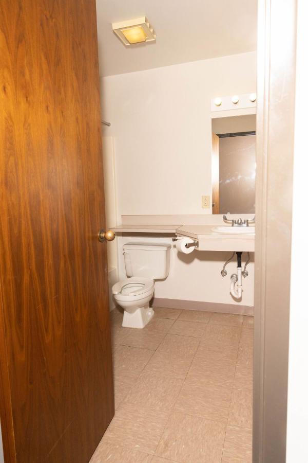 Lafayette Inn Moundsville Zewnętrze zdjęcie